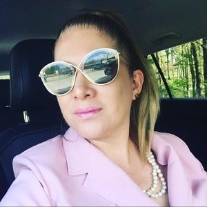 Meet your Posher, Lizzy